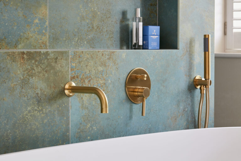 luxurious bath Dubai
