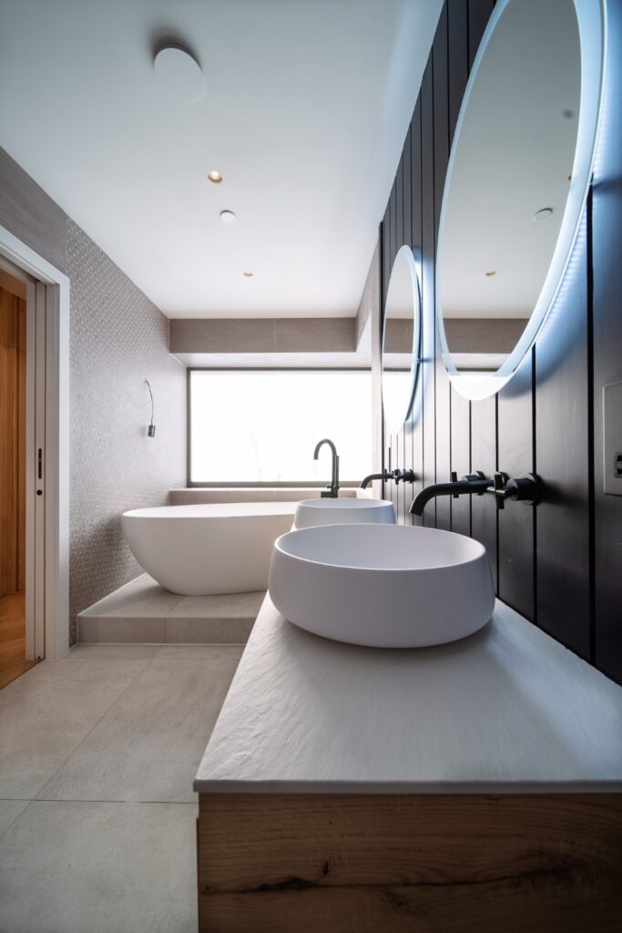 luxury bathroom